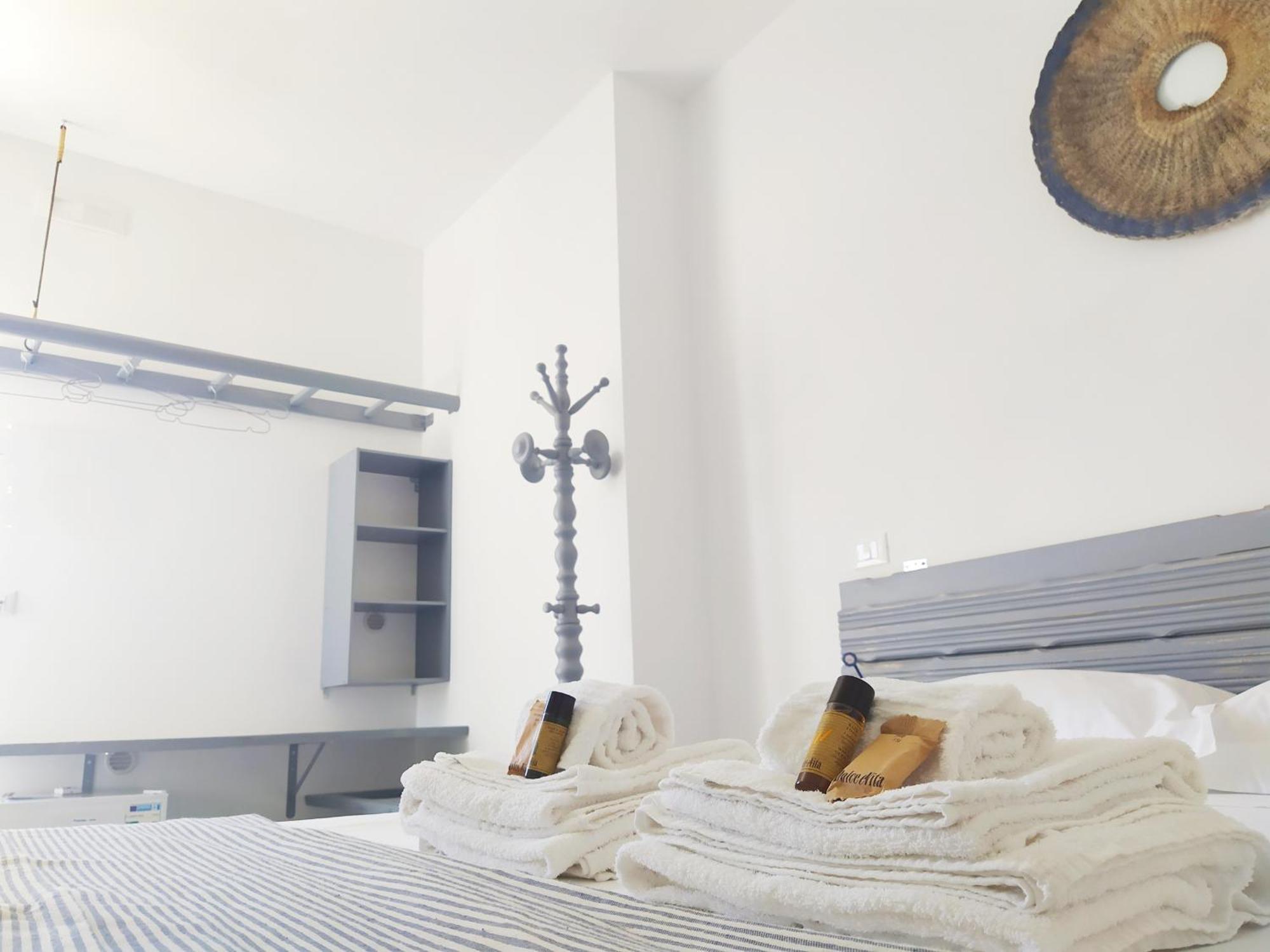 Li Perrini Boutique B&B Acquarica Habitación foto